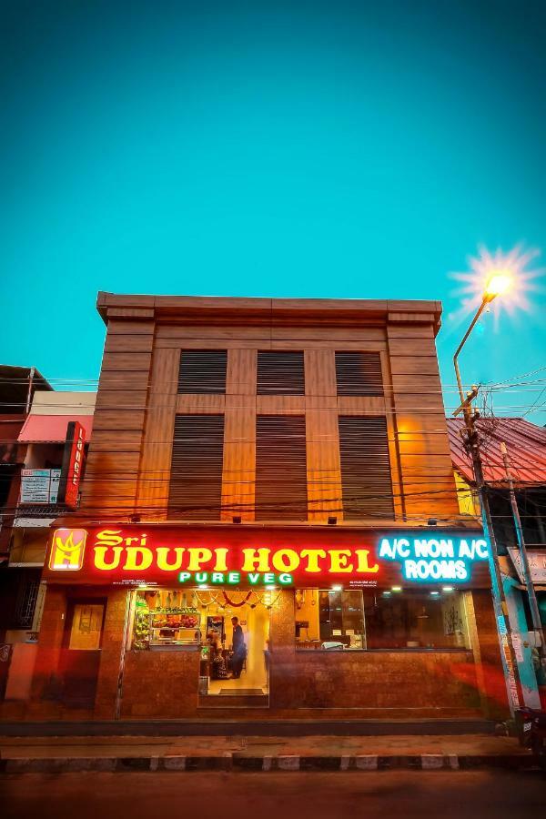 Sri Udupi Hotel Thiruvananthapuram Exterior photo