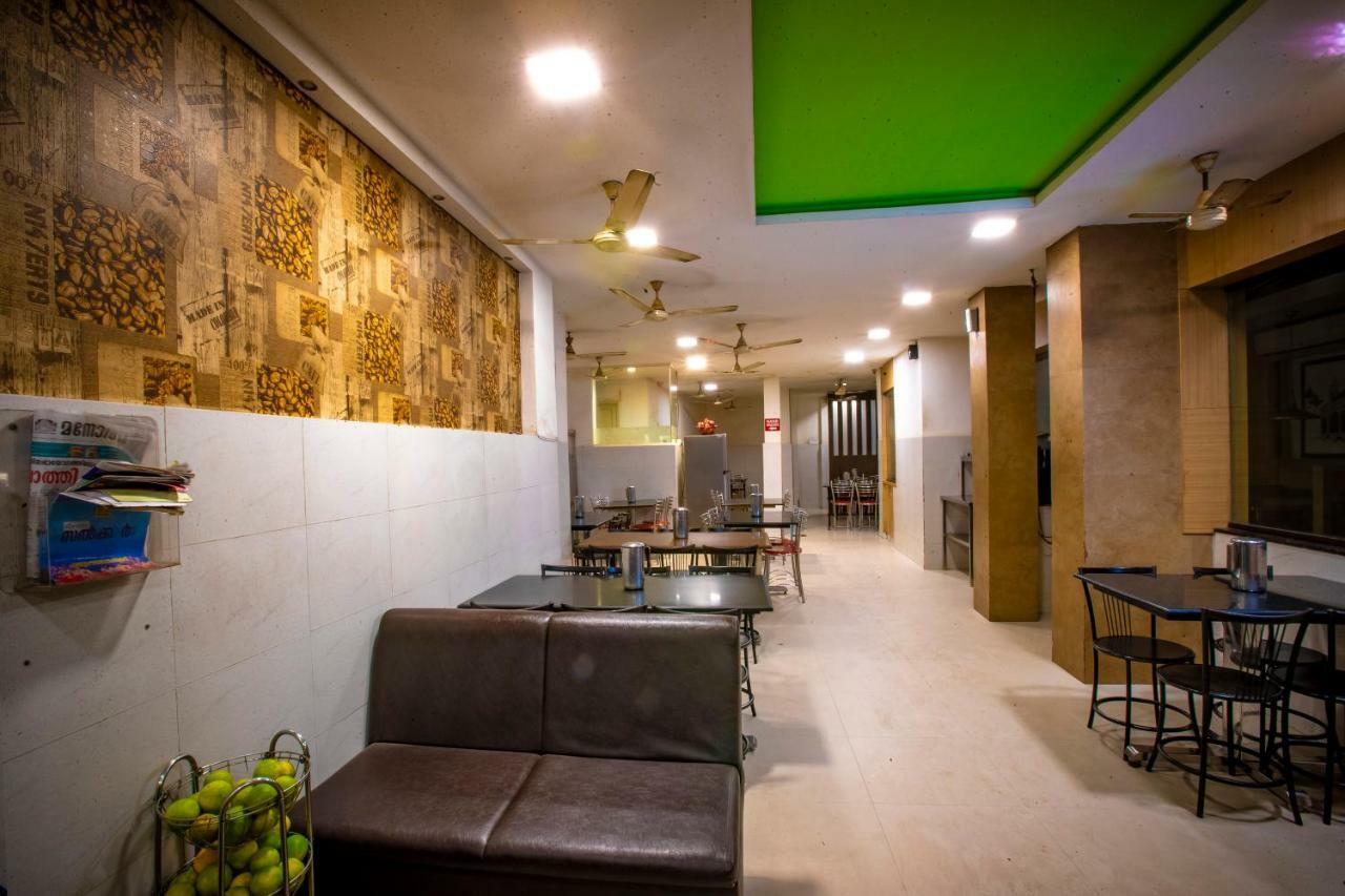 Sri Udupi Hotel Thiruvananthapuram Exterior photo